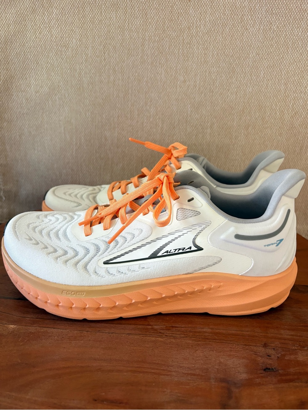Altra Torin 7 women’s Size  9.5 running shoes sneakers size Orange White